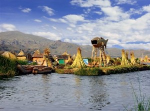 Floating Uros-Islands - Lake-Titicaca